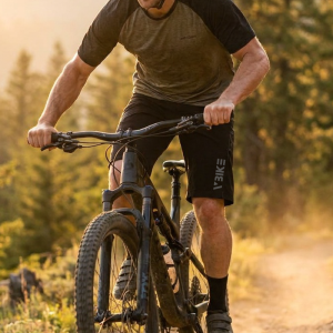 Men's Apex Enduro Shorts - Thumbnail Image 3
